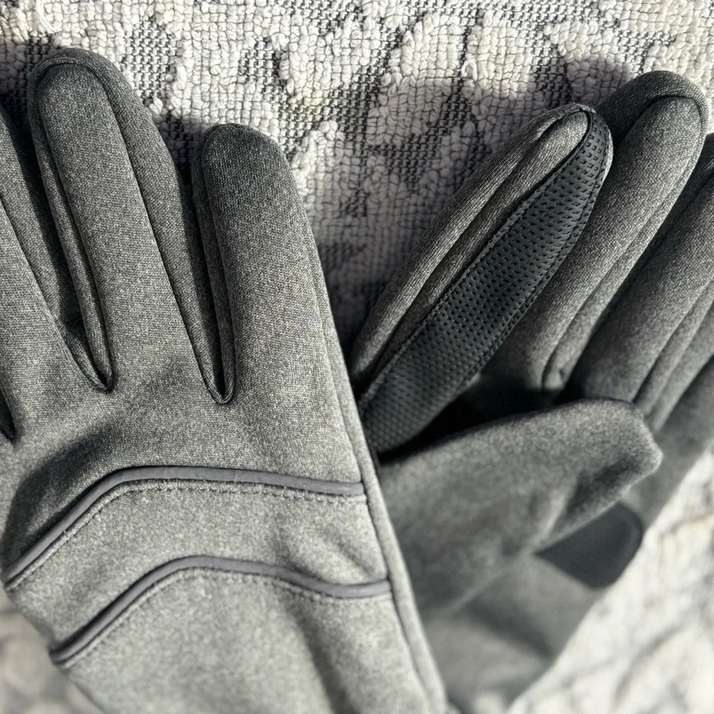 ISOTONER WMNS Moisture Wicking Touchscreen Gloves. GRY W/ Reflective Detail. S/M - Picture 3 of 8